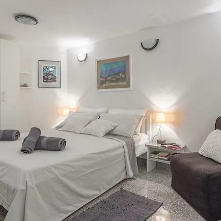 Apartman Lodra *